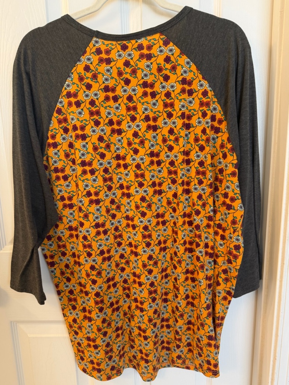 LuLaRoe Randy Baseball Style Gray/Floral Top Sz 3X - Picture 2 of 4